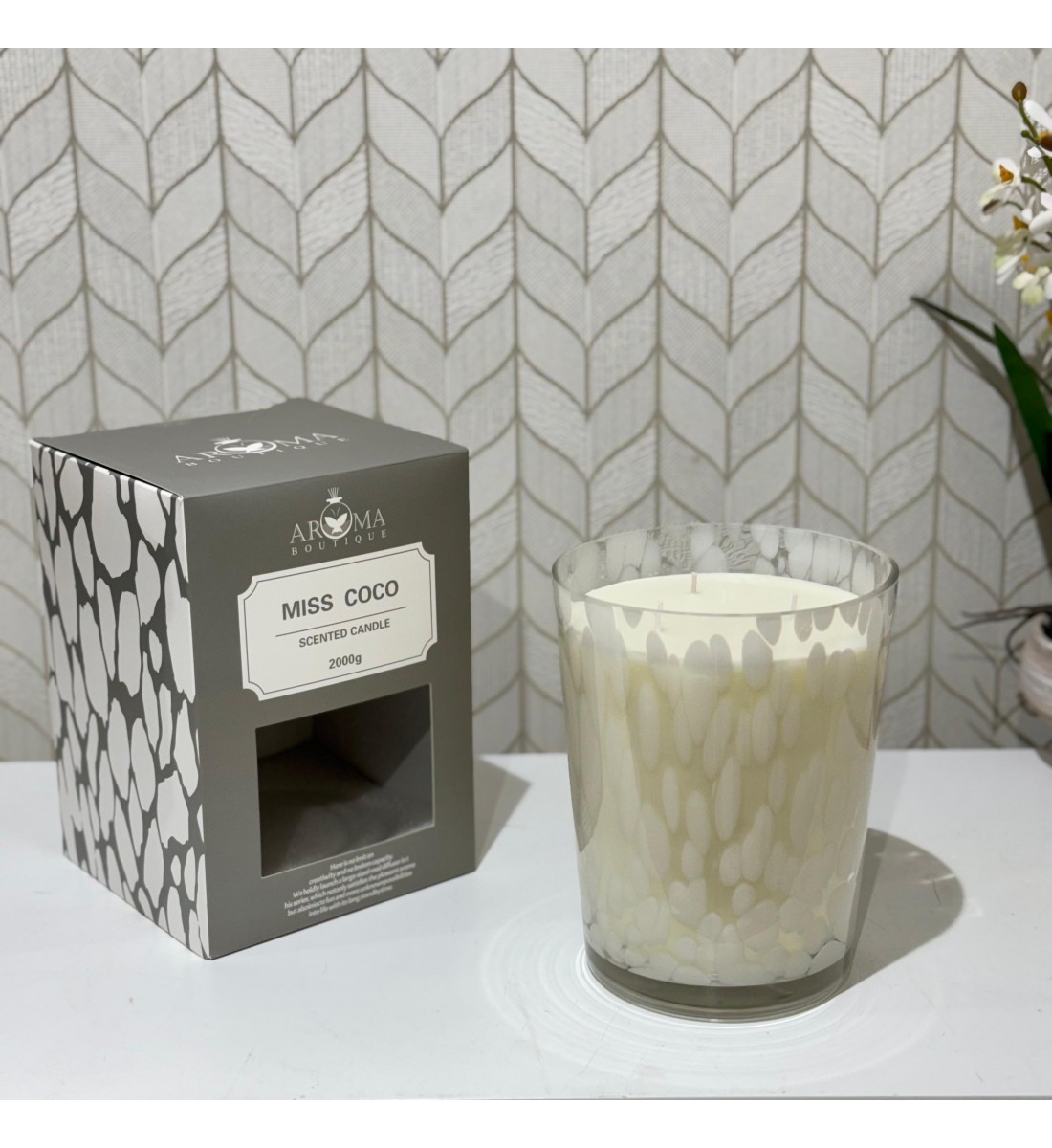 شمعه عطرية زجاج 2000 غرام برائحه ( MISS COCO)  SCENTED CANDLE