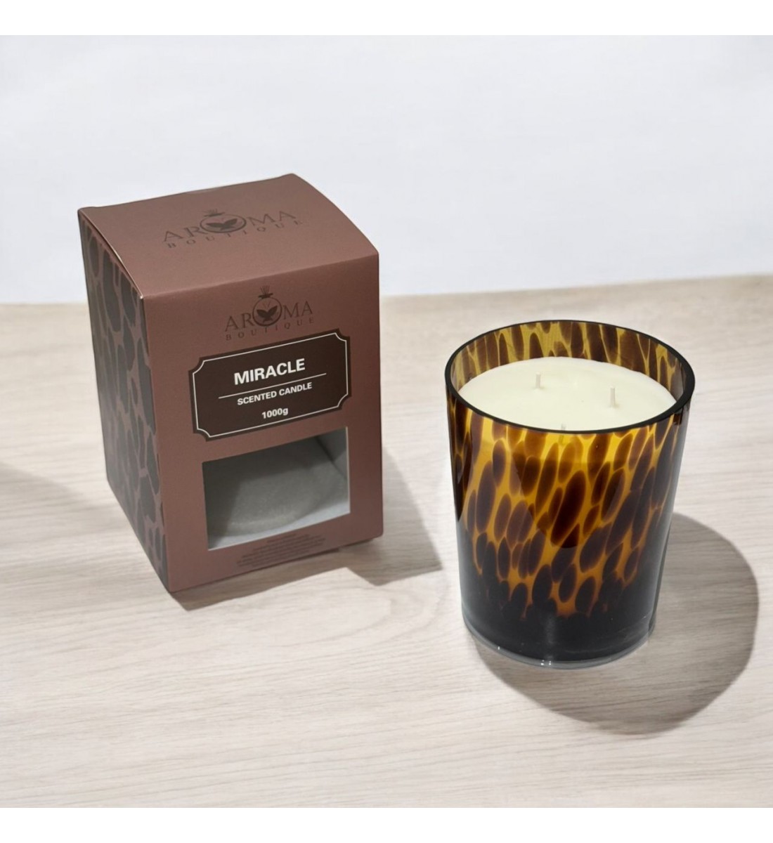 شمعه عطرية زجاج 1000 غرام برائحه ( MIRACLK) SCENTED CANDLE