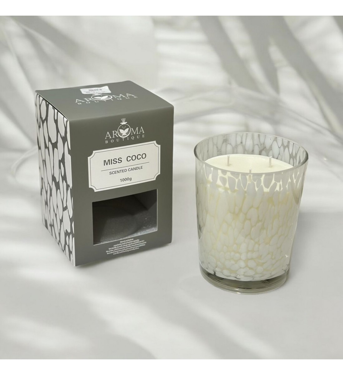 شمعه عطرية زجاج 1000 غرام برائحه ( MISS COCO)  SCENTED CANDLE