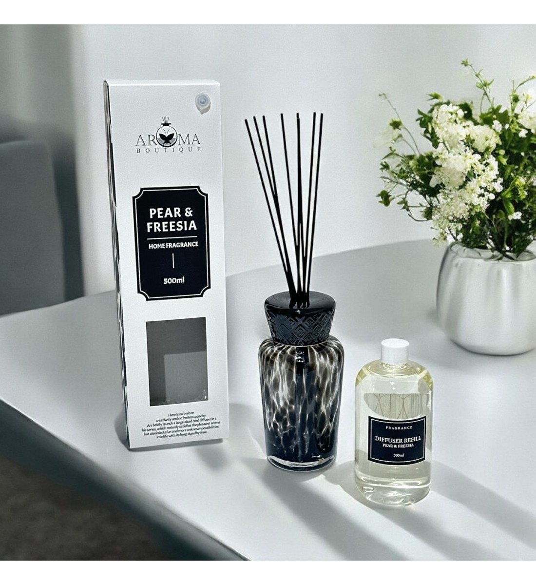 فواحه عطرية مع عيدان زجاج 500مل  برائحه ( PEAR&FREESIL) HOME FRAGRANCE