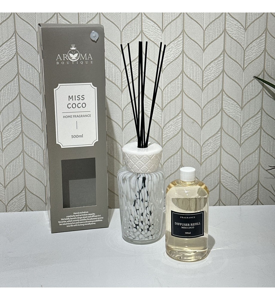 فواحه عطرية مع عيدان زجاج 500مل  برائحه ( MISS COCO) HOME FRAGRANCE